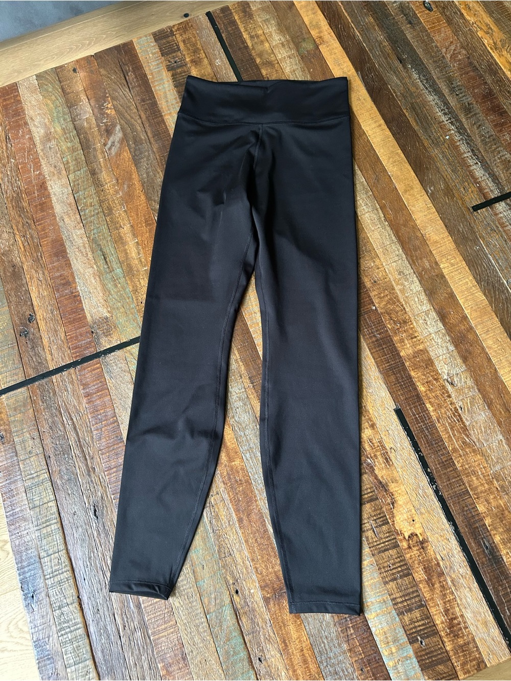 H&M Black MOVE Leggings. NEW